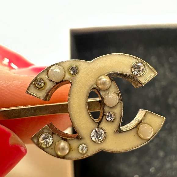 Chanel Hair Accessories With Box - Picture 4 of 5